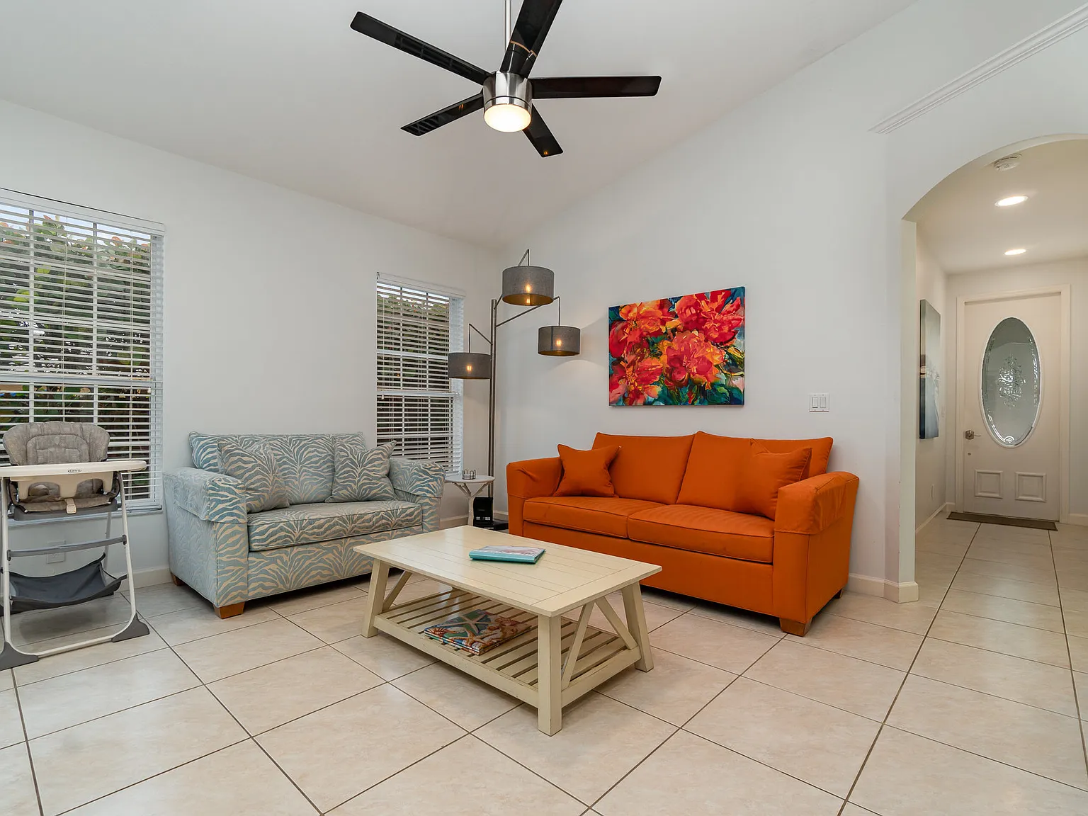 3 bed, 1296 sqft, $3,900 — Photo 2
