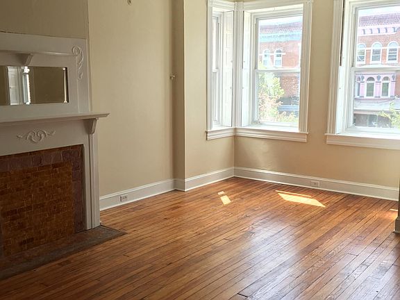 Front BR w/ Decorative FP