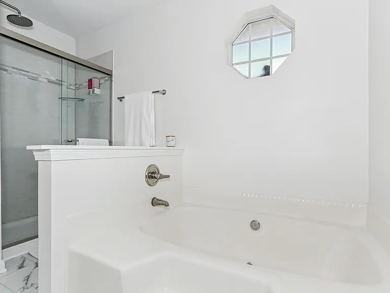 1676 Cedrus Ln — Photo 13
