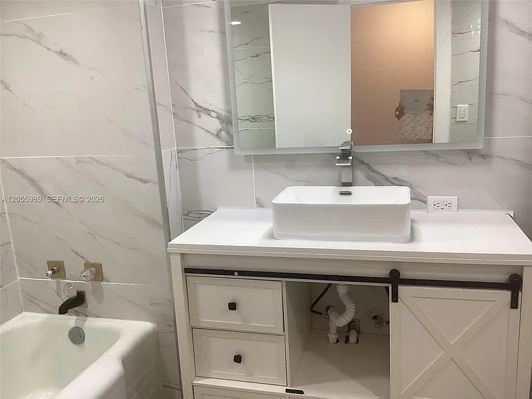 800 NE 195th St #415 — Photo 14