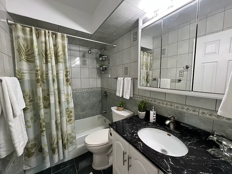 1880 Bonnie Ln #302 — Photo 15