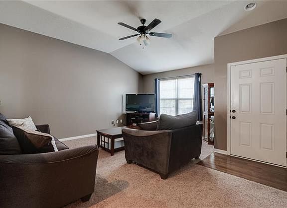 3rd image of 14337 Overhill Ave