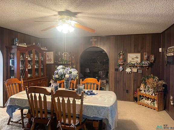 5th image of 1112 E Derrick Rd