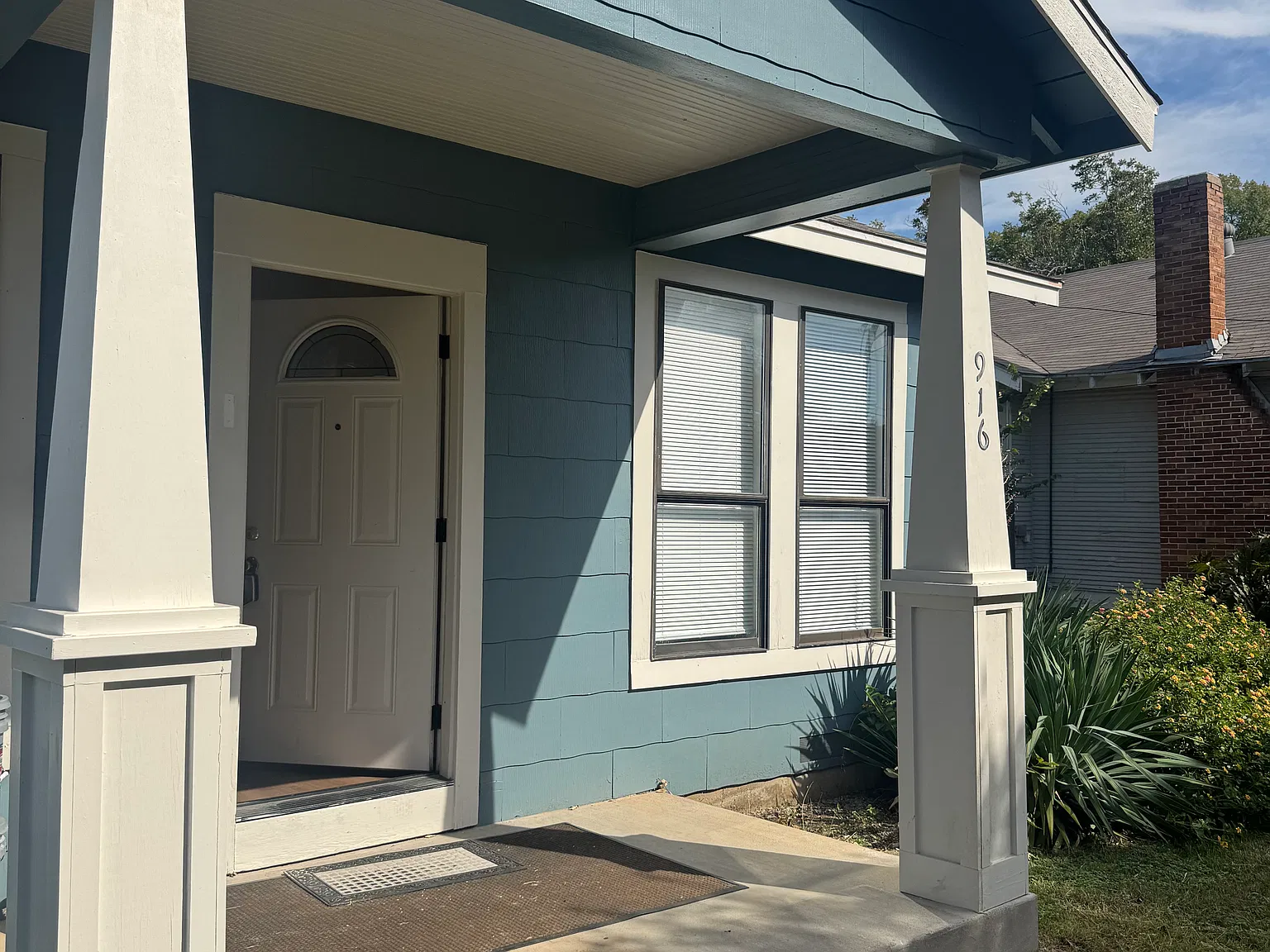 3 bed, 1260 sqft, $1,800 — Photo 2