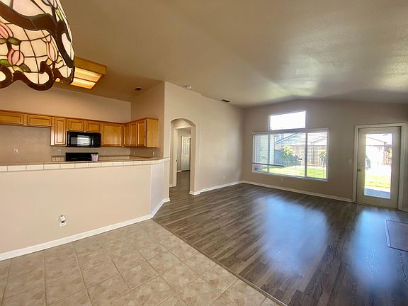 2nd image of 7108 Lyndale Cir