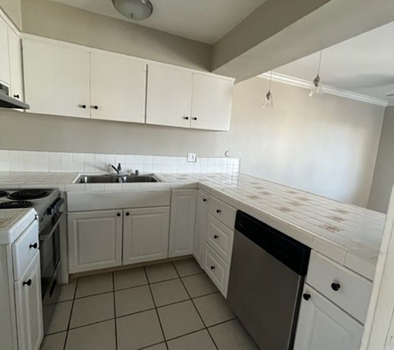 1st image of 25822-25828 Walnut St #1