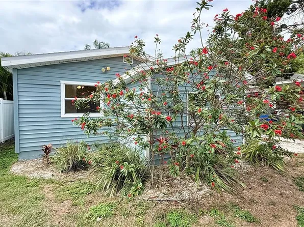 1016 Rosery Rd NW, Largo, FL 33770