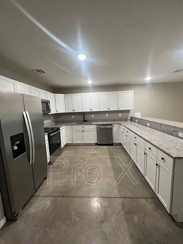 3 bed, 2.0 bath, $1,200 — Photo 4