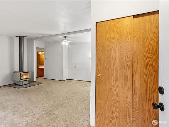 4th image of 16620 78th Avenue NW