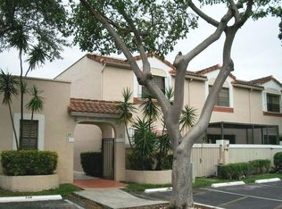 11761 NW 11th St, Pembroke Pines, FL 33026