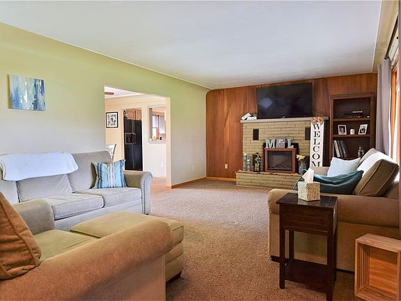 5th image of 9010 Cain Dr NE