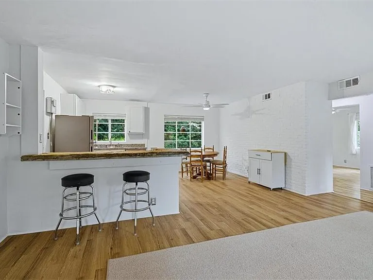 1381 Normandy Dr NE #2 — Photo 7