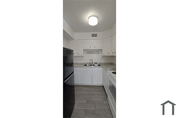 Building Photo - 6516 Hackel Dr