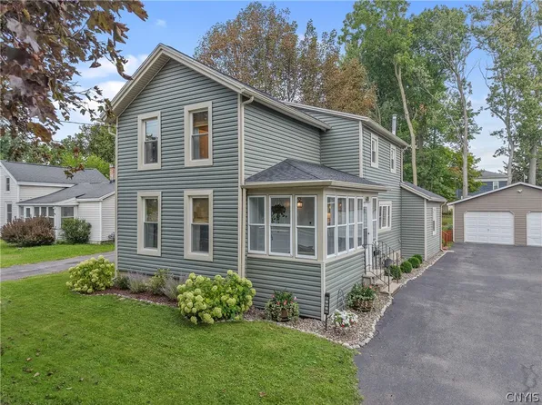 610 2nd St, Liverpool, NY 13088