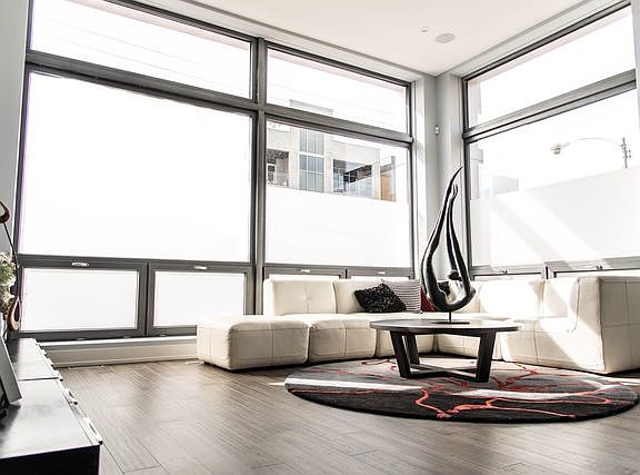 3rd image of 2115 N Mozart St #1