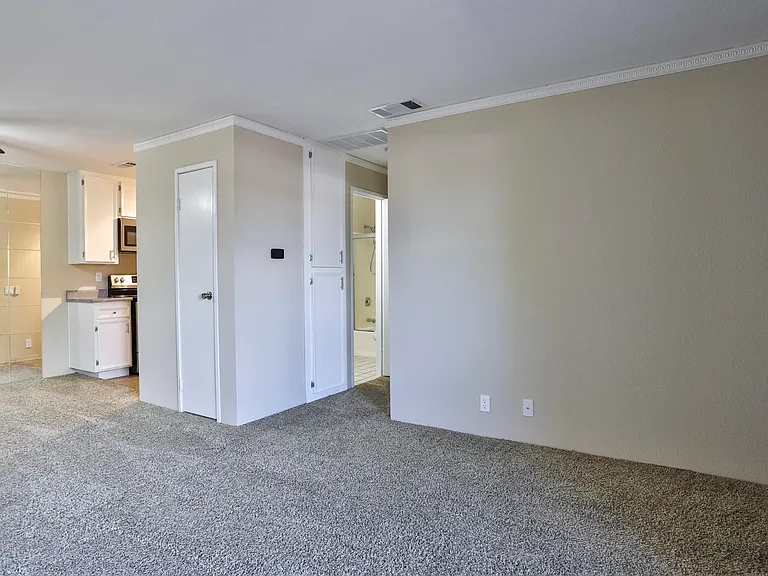2820 N Arcadia Ct #B208 — Photo 6