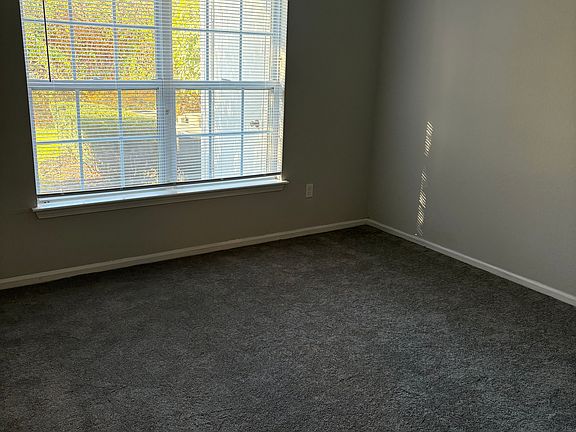 4th image of 8 Philip Pl #4213