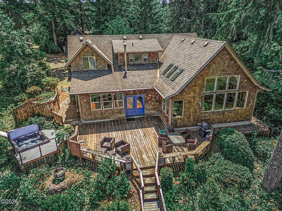 1st image of 1050 SE Shady Cove Ln