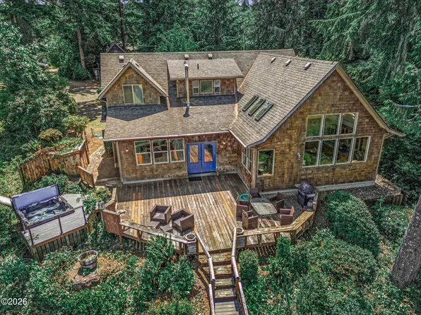 1050 SE Shady Cove Ln, Waldport, OR 97394