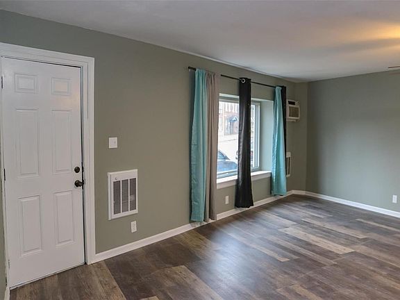 5th image of 3679 S Broadway APT D