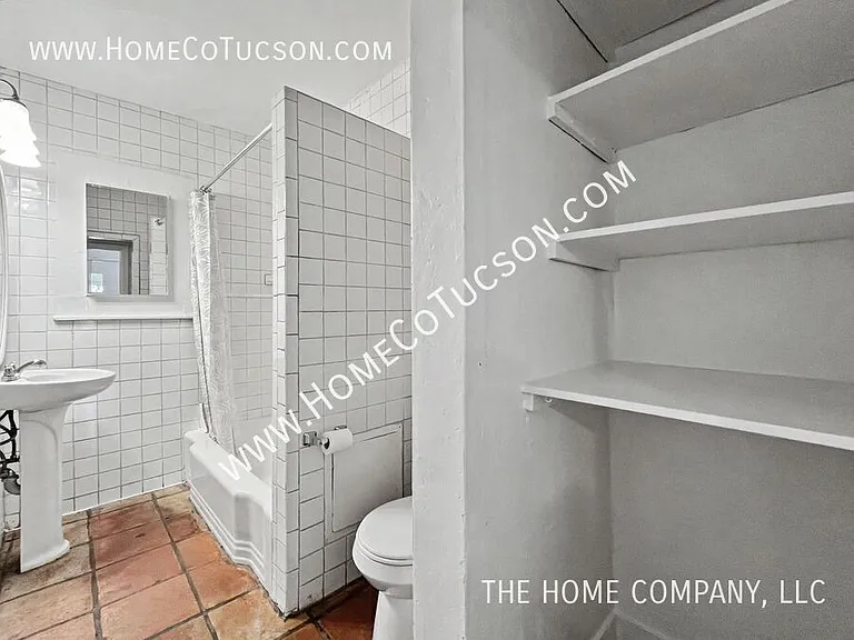 4566 E Seneca St — Photo 15
