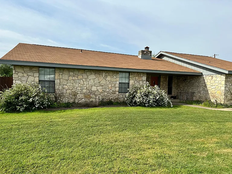 1101 County Road 256 — Photo 27