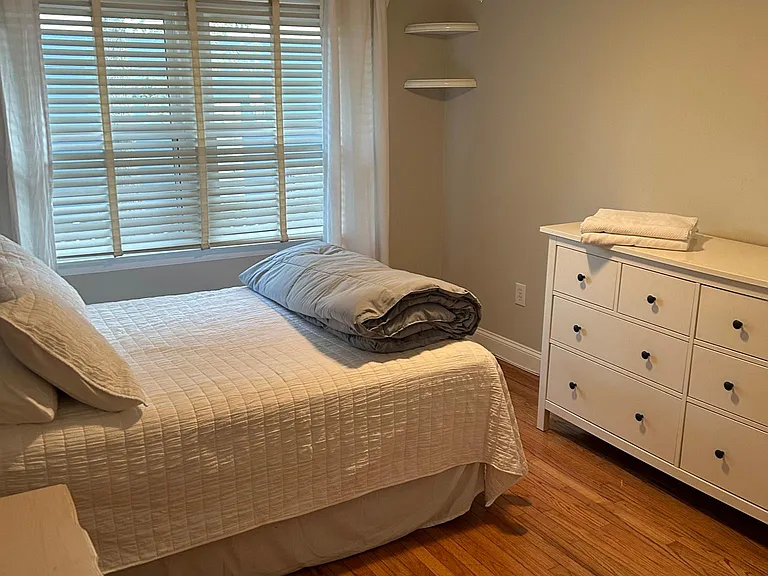 329 Locust Ave — Photo 12