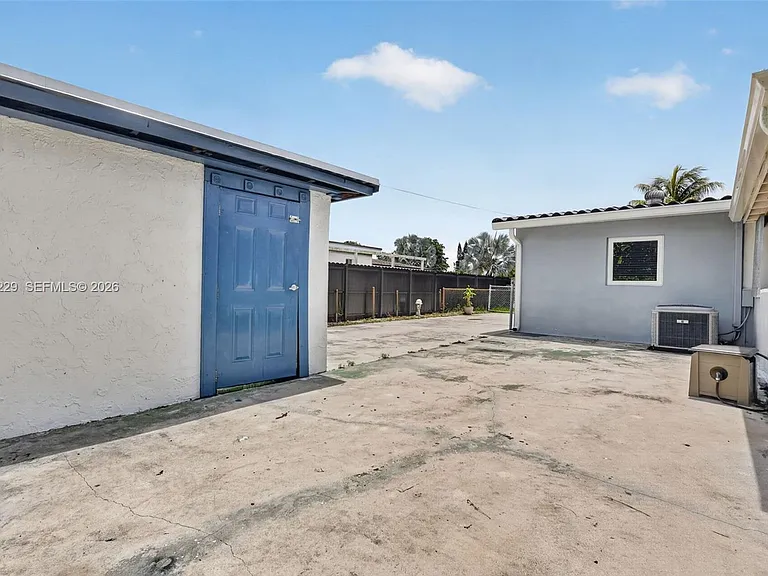 17001 NW 53rd Ct — Photo 46