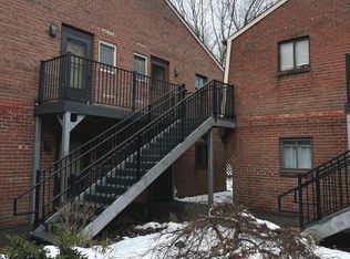 110 Meadow Woods Ln, Lawrenceville, NJ 08648