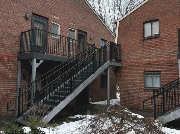 110 Meadow Woods Ln, Lawrenceville, NJ 08648