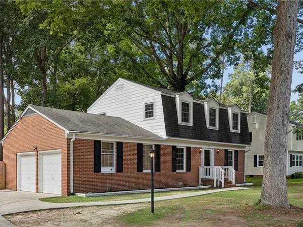 305 W Woodland Dr, Yorktown, VA 23692