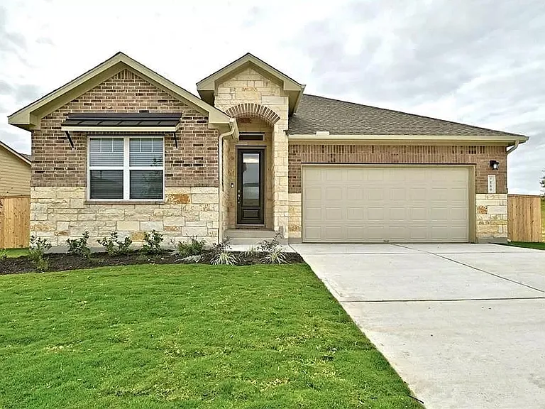 116 Joseph Hawkins Ln — Photo 2