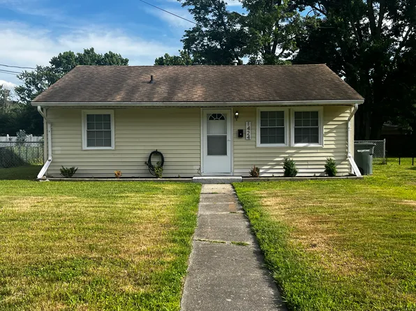 1424 Oakcrest Dr, Hampton, VA 23663