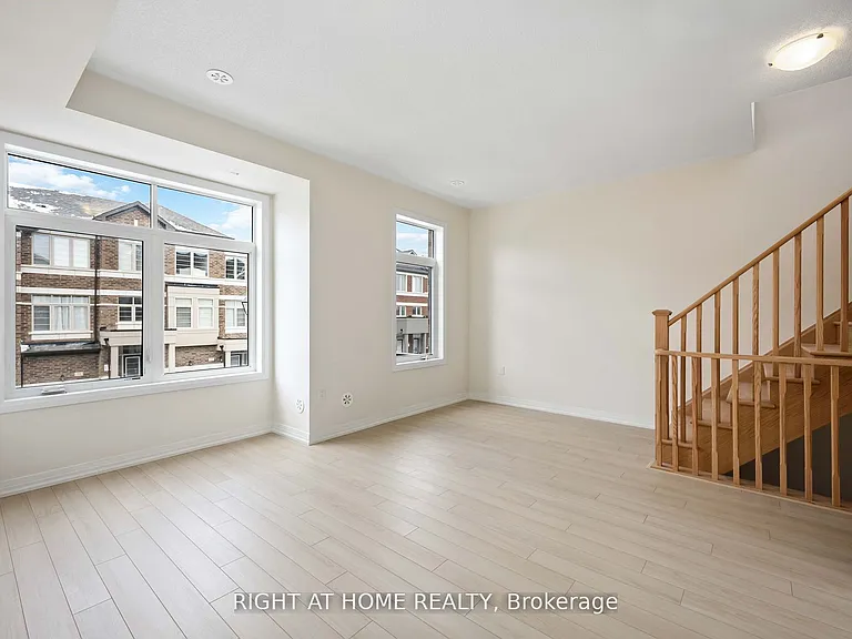 31 Sissons Way — Photo 10