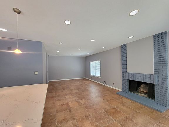 5th image of 45185 Onondaga Dr