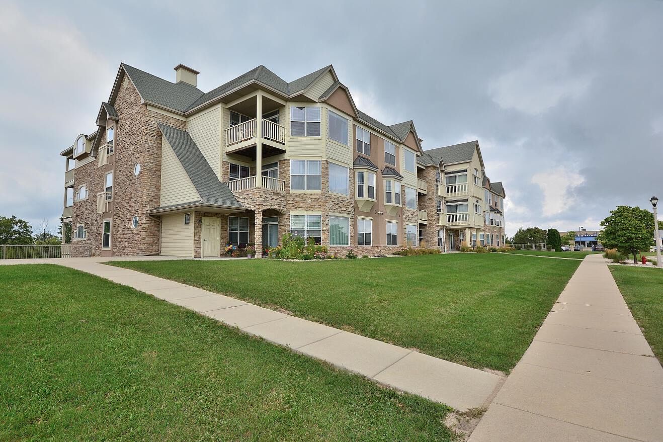 6955 S Riverwood Blvd N203, Franklin, WI 53132 Zillow