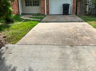 10922 Lockgate Ln, Houston, TX 77048