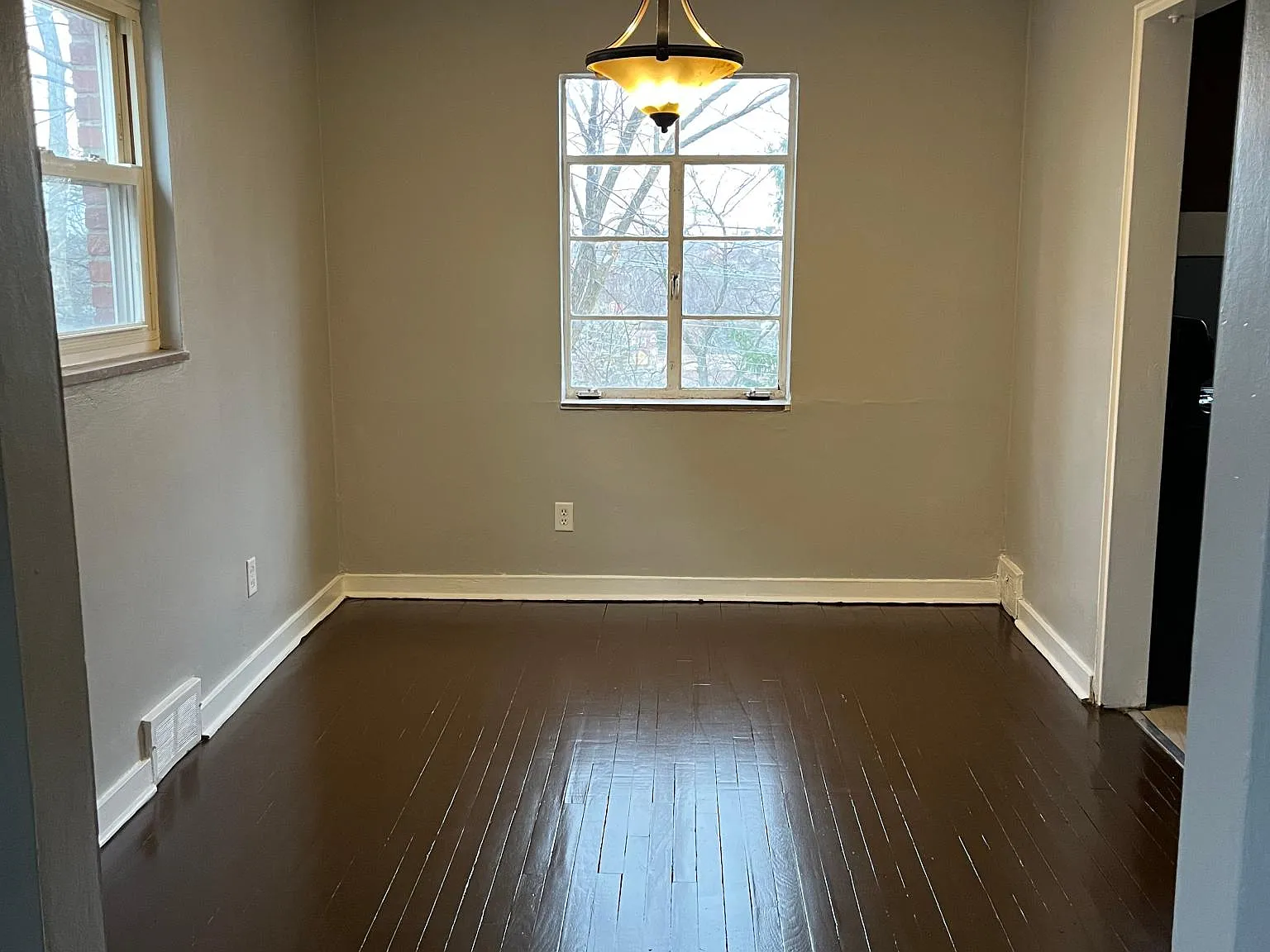 3 bed, 1108 sqft, $1,400 — Photo 3
