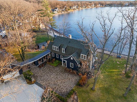 3rd image of 8880 Oak Dr