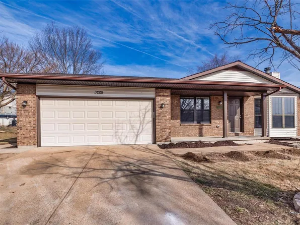 3209 Lupine Dr, Arnold, MO 63010