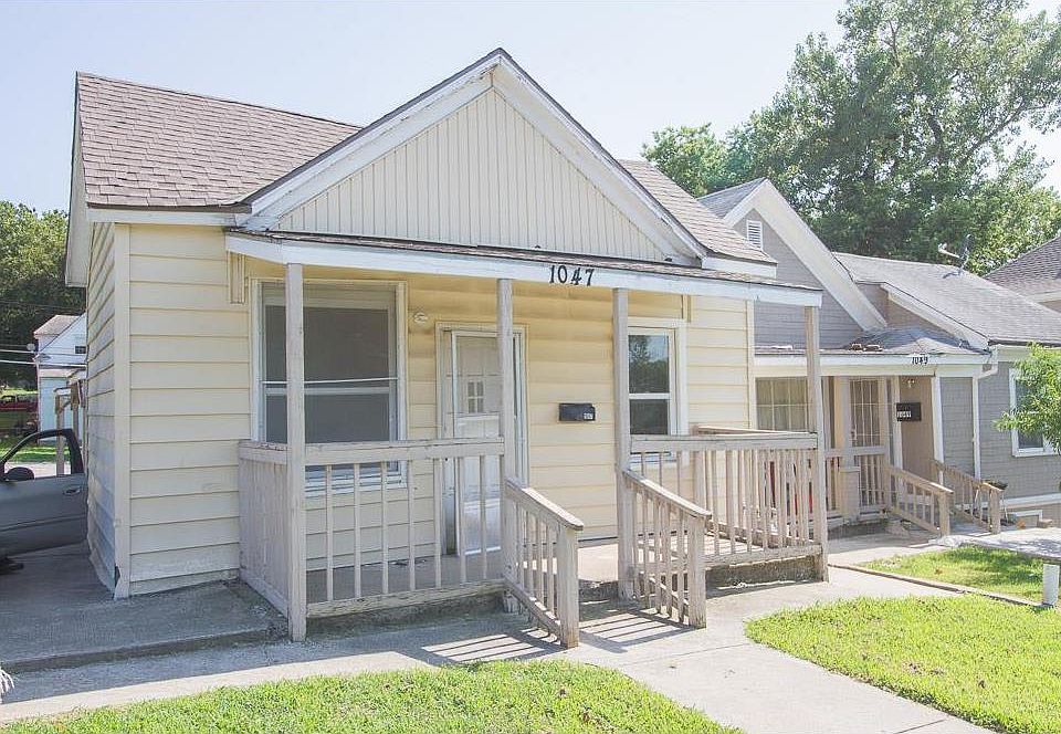 1st image of 1047 Armstrong Ave