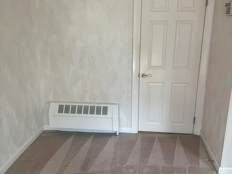 105 Princeton St — Photo 15