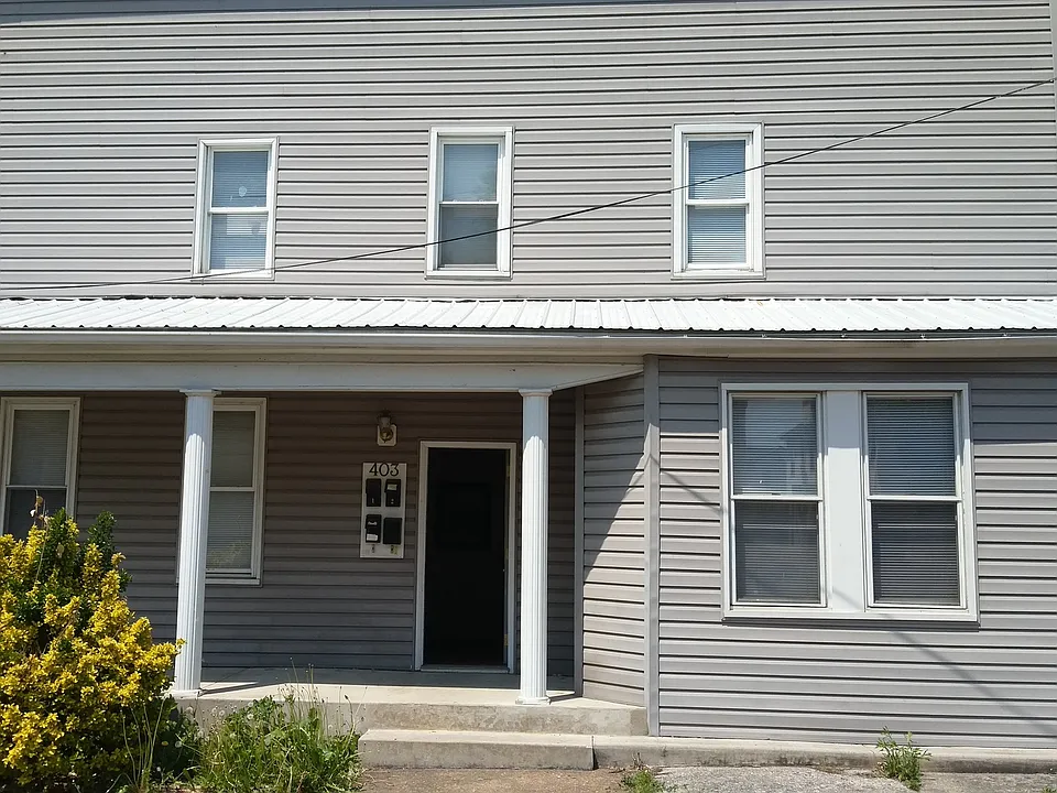 401 Arch St #403