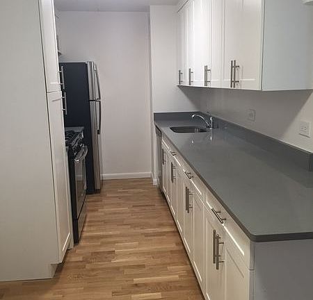 4th image of 385 S End Ave APT 3B
