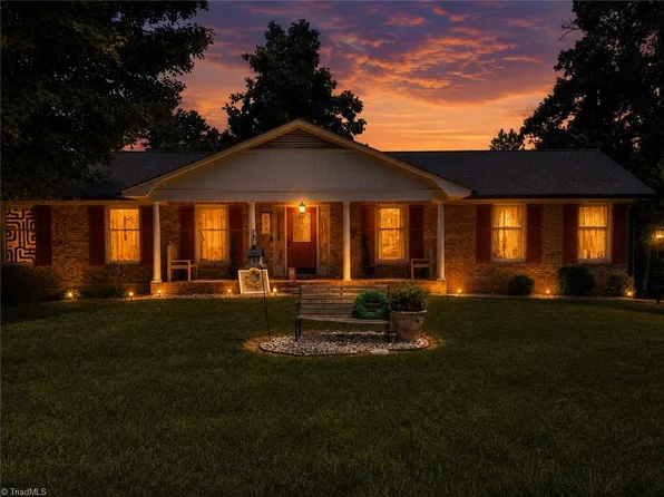 529 Carolina Ave N, Statesville, NC 28677