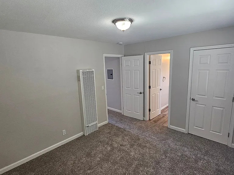 370 N Fair Oaks Ave — Photo 14