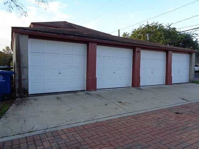 Building Photo 4