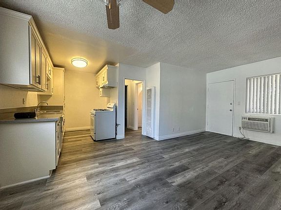 4th image of 8427 Tobias Ave #2-34