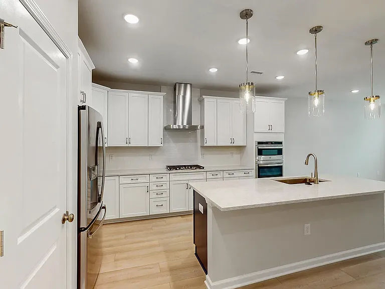2721 Hunter Woods Dr — Photo 4