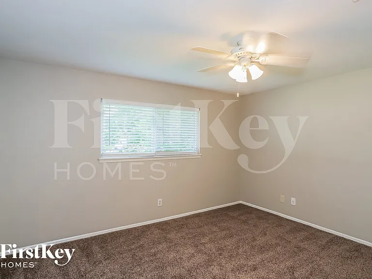7902 Beaufort Dr — Photo 13
